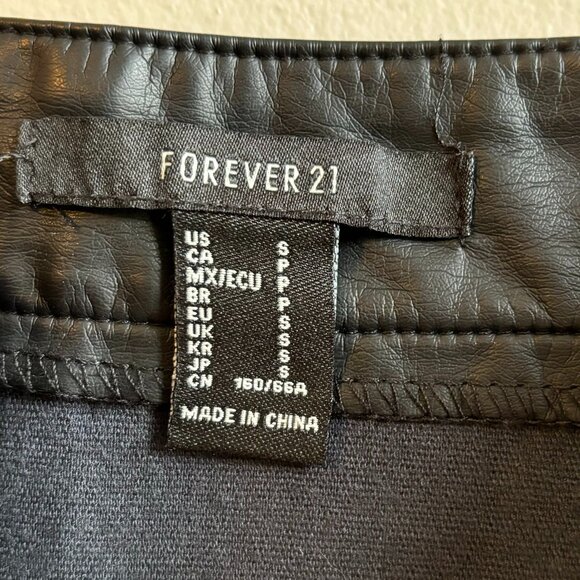 Forever 21 | Black "Leather" Skirt - Picture 3 of 3